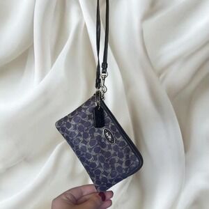 Y2K vintage Coach‎ signature purple canvas wristlet with authenticity